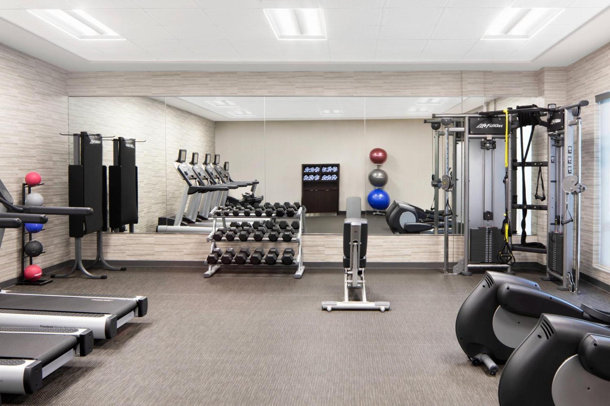 Courtyard By Marriott Wayne Fairfield Hotell Eksteriør bilde