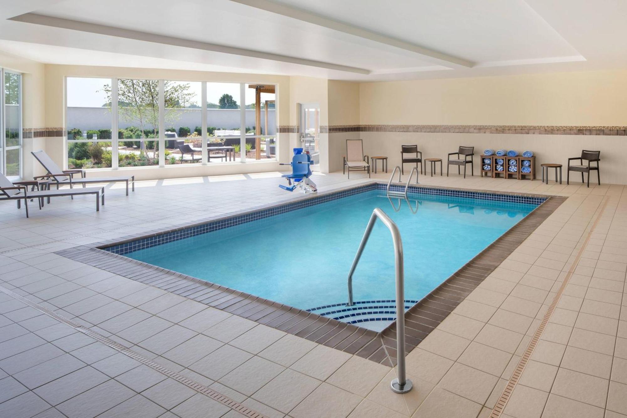 Courtyard By Marriott Wayne Fairfield Hotell Eksteriør bilde