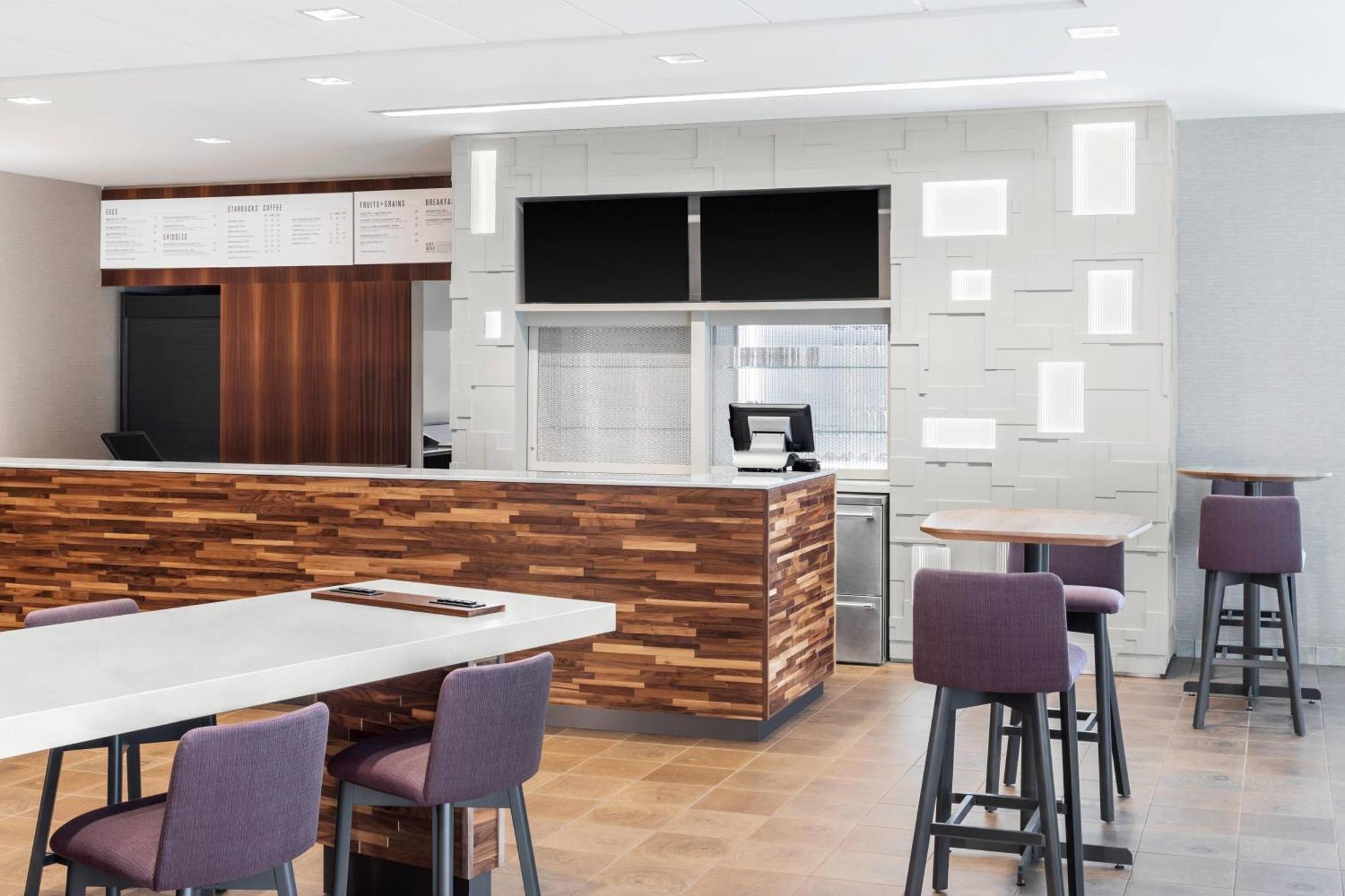 Courtyard By Marriott Wayne Fairfield Hotell Eksteriør bilde