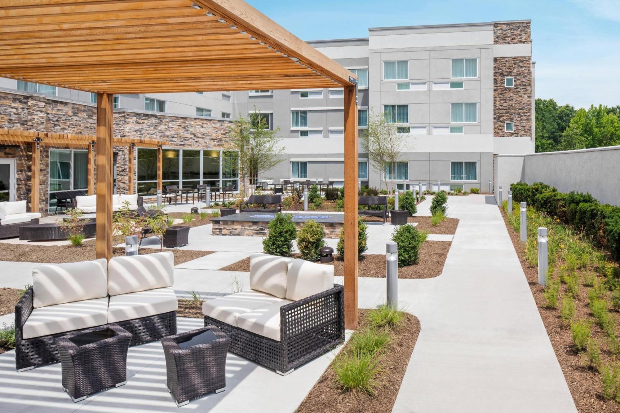 Courtyard By Marriott Wayne Fairfield Hotell Eksteriør bilde