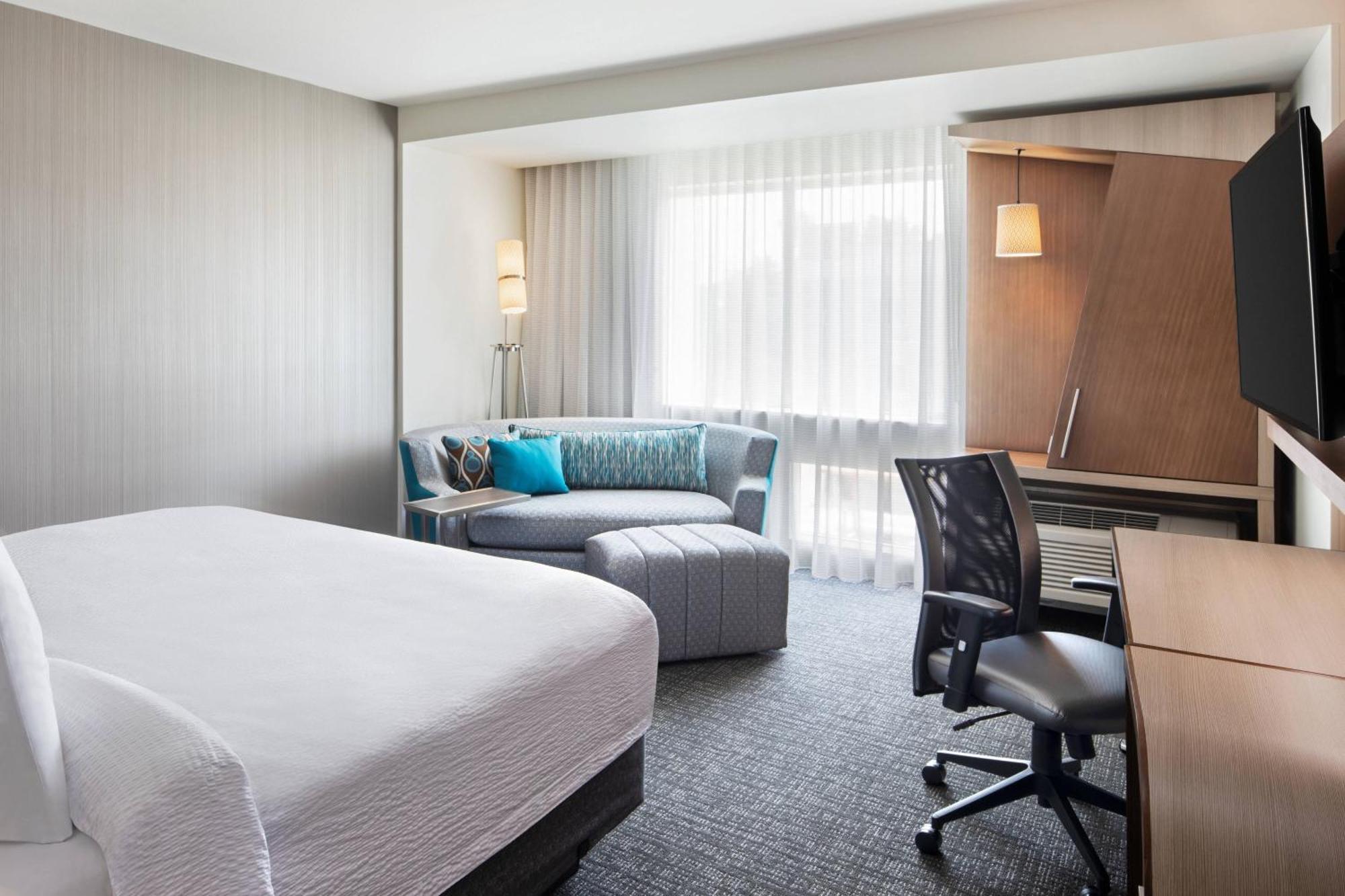 Courtyard By Marriott Wayne Fairfield Hotell Eksteriør bilde