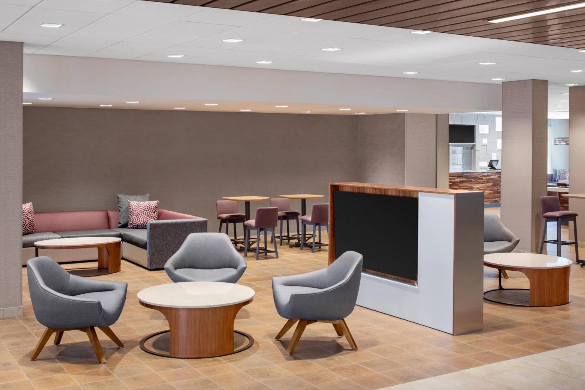 Courtyard By Marriott Wayne Fairfield Hotell Eksteriør bilde
